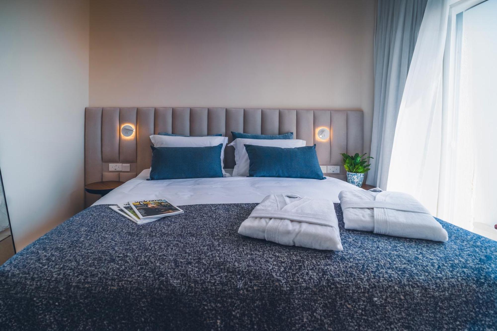 Hotel Wellclub - Wellness Family Experience - Seaview Paphos Exterior foto