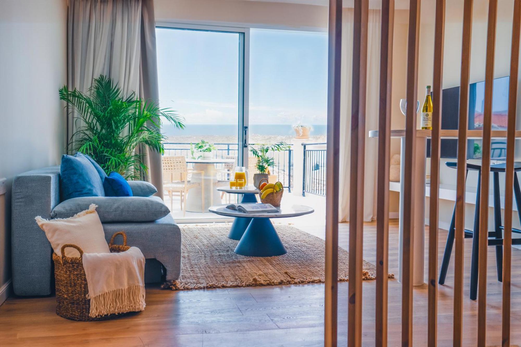 Hotel Wellclub - Wellness Family Experience - Seaview Paphos Exterior foto