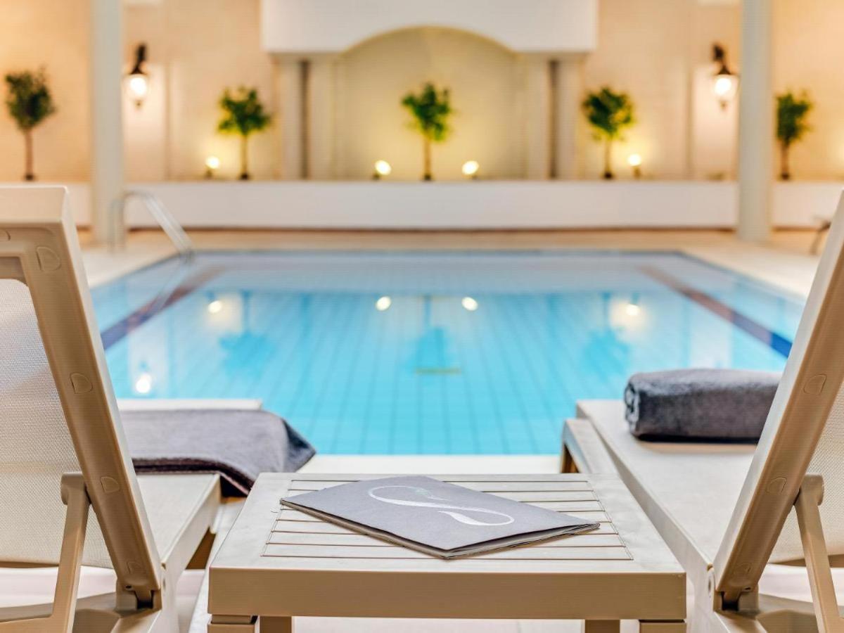 Hotel Wellclub - Wellness Family Experience - Seaview Paphos Exterior foto