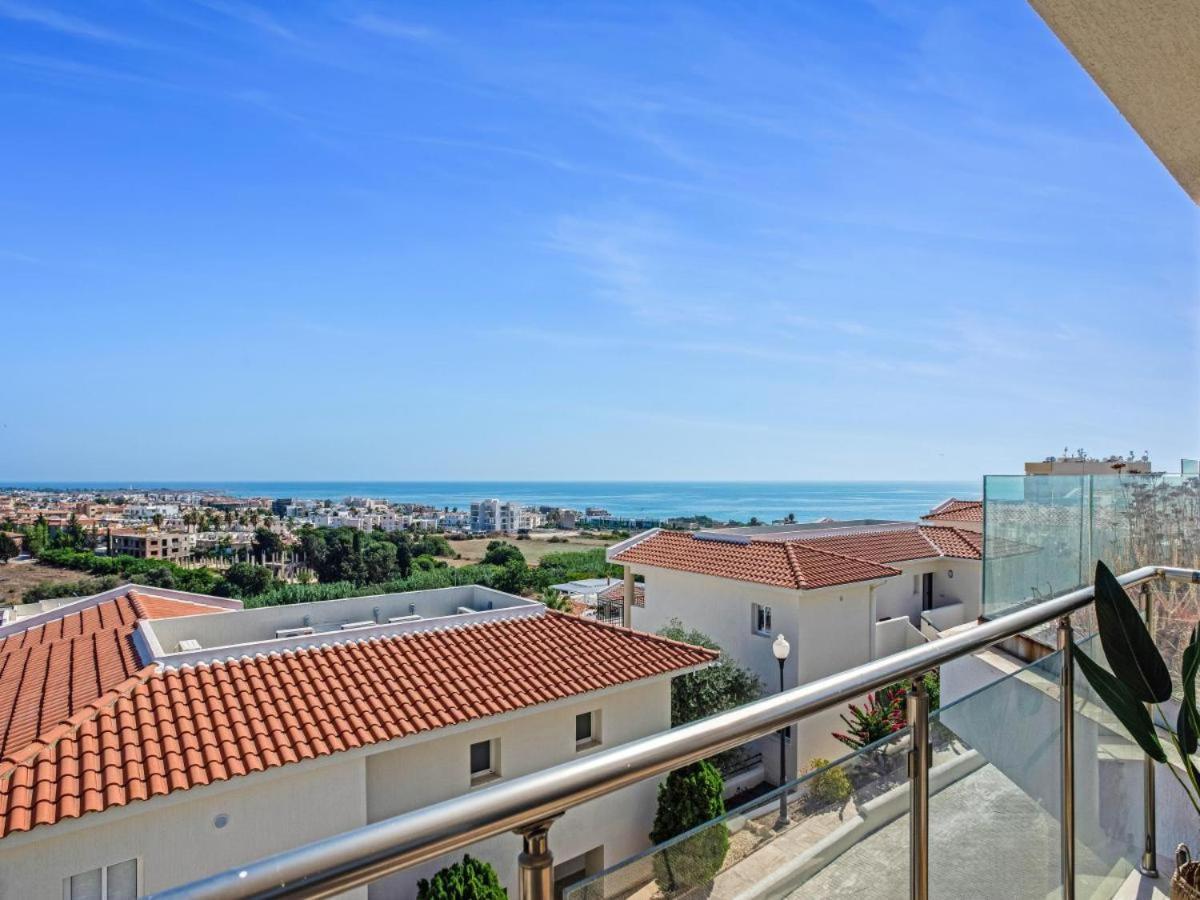 Hotel Wellclub - Wellness Family Experience - Seaview Paphos Exterior foto